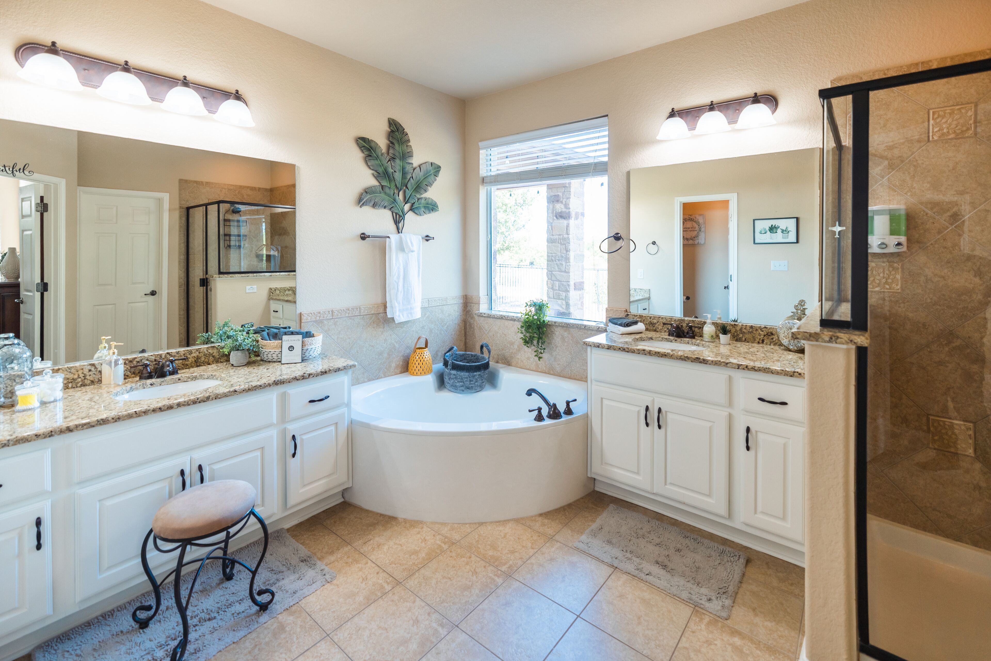 Combined shower/bathtub, hair dryer, towels, soap