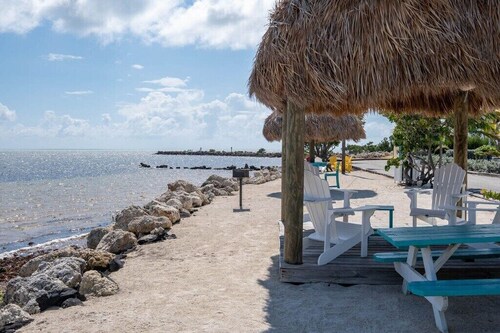 OCEANFRONT CONDO w/Lake, 2Kayaks, 2Paddleboards, 2Bikes, Tennis, Boat Ramp