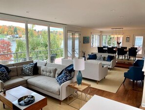 Smart TV, fireplace, table football, ping pong