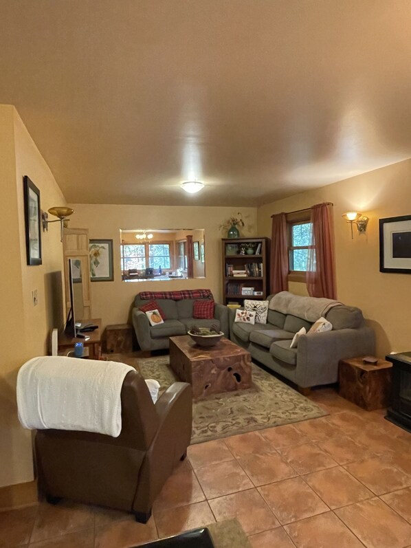 Smart TV, DVD player, books