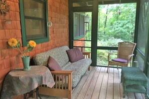 Smart TV, reproductor de DVD y libros 