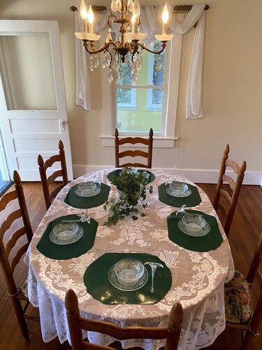 King Family Farmstead- Spacious family home