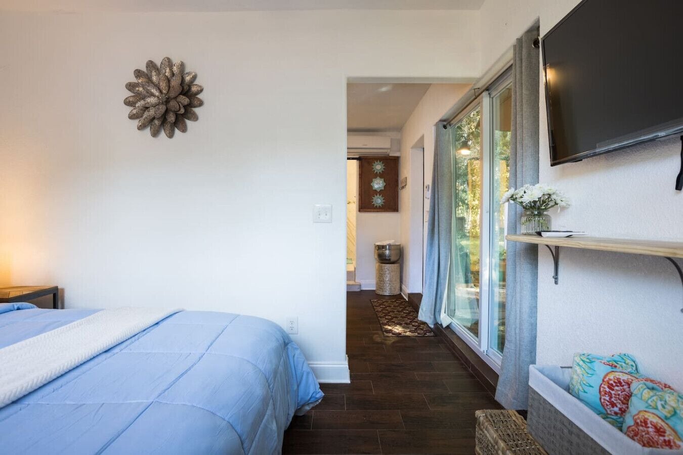 1 chambre, bureau, fer et planche à repasser, Wi-Fi