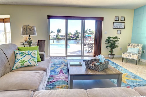 Wildlife Views at CocoaBeachRetreat WaterfrontOasis,PrivatePool&WildlifeOnCanal!