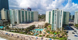 Exterior - 2bd/2bth Directly on the beach with spectacular, ocean views from the 15th floor (Hollywood)