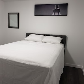 1 chambre, fer et planche à repasser, Wi-Fi, draps fournis