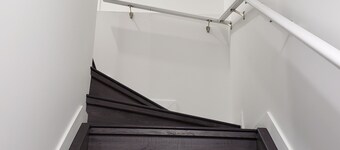 New 1 bed Suite with Wifi, Netflix, Smart Lock