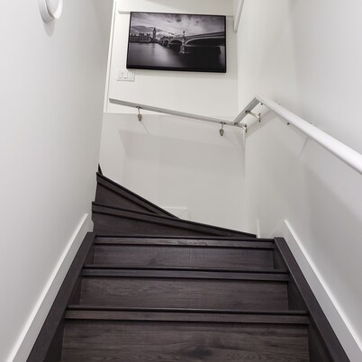 New 1 bed Suite with Wifi, Netflix, Smart Lock