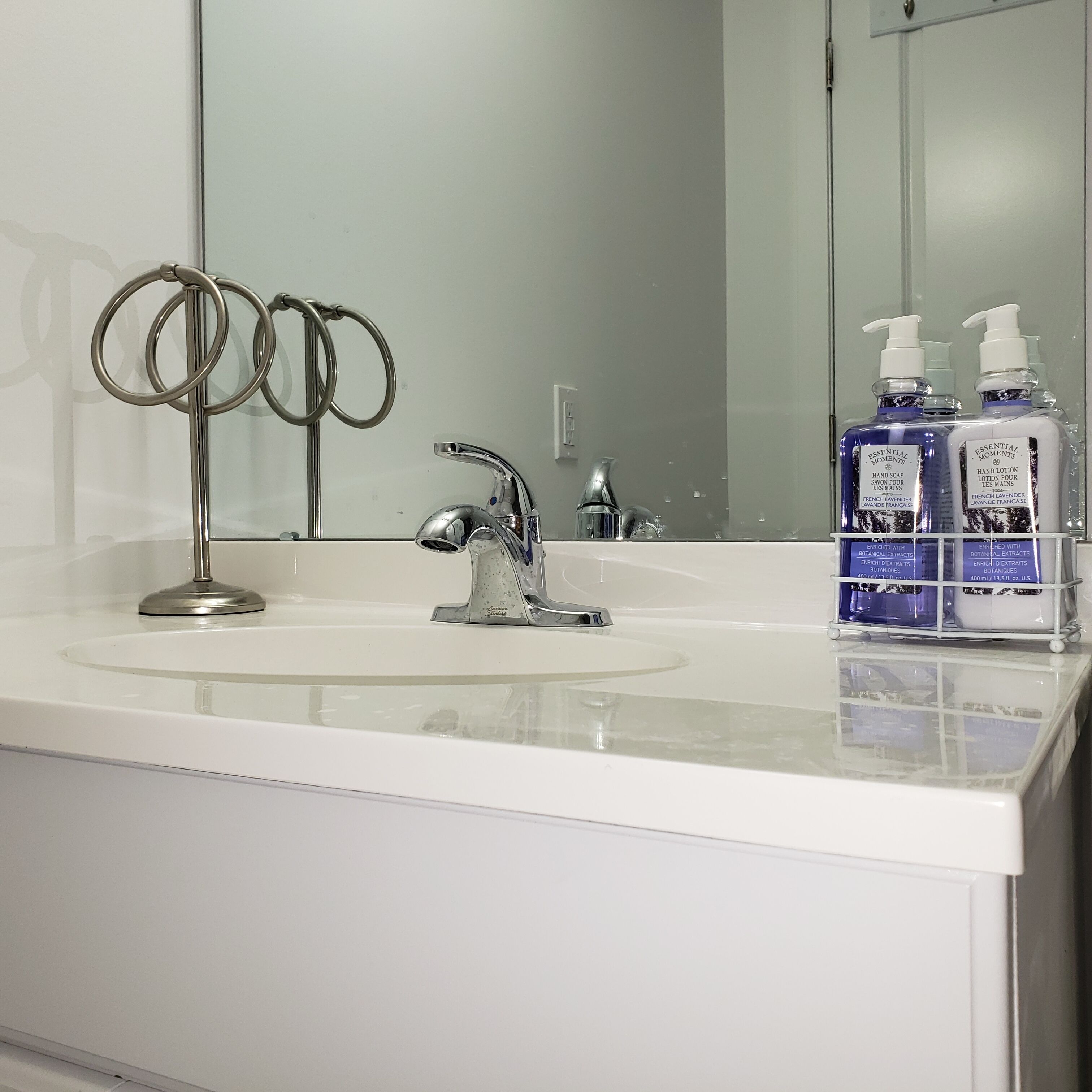 Combined shower/tub, hair dryer, towels, soap