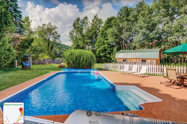 Piscina all'aperto, una piscina riscaldata