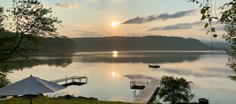 Private lake-front cabin with walk-in access to water, next to state park.