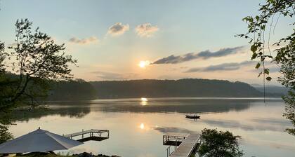 Private lake-front cabin with walk-in access to water, next to state park.