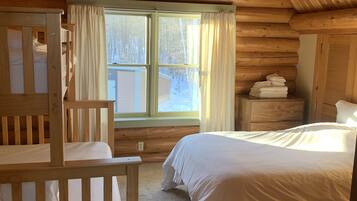 4 dormitorios, tabla de planchar con plancha, wifi gratis y ropa de cama