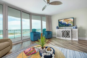 Smart TV, DVD player, ping pong, books - Completely Renovated Three Bedroom Unit with Stunning Bay Views. Complimentary Boat Slip! (Orange Beach)
