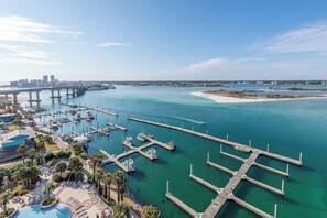 Marina - Completely Renovated Three Bedroom Unit with Stunning Bay Views. Complimentary Boat Slip! (Orange Beach)