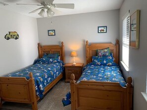 2 chambres, fer et planche à repasser, Wi-Fi gratuit, draps fournis