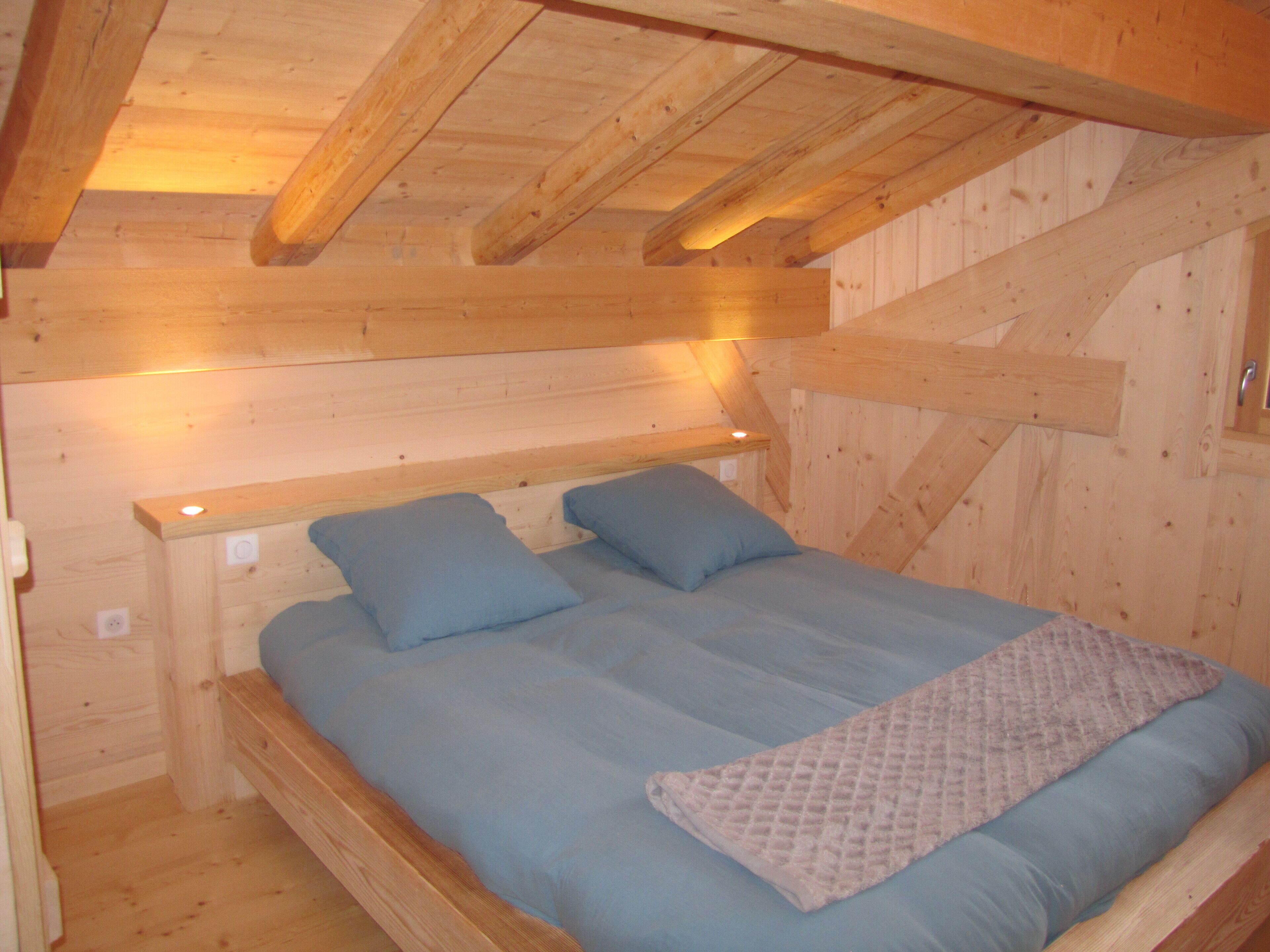 4 slaapkamers, een strijkplank/strijkijzer, reisbedje, wifi