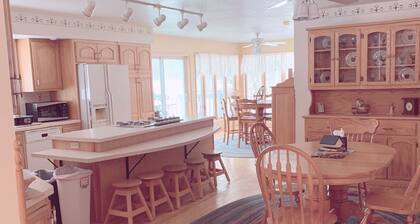 6 Bedroom Home in Gods Country