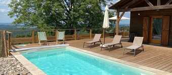 Sunset. Pleine nature pretty view private pool pond Périgord Noir