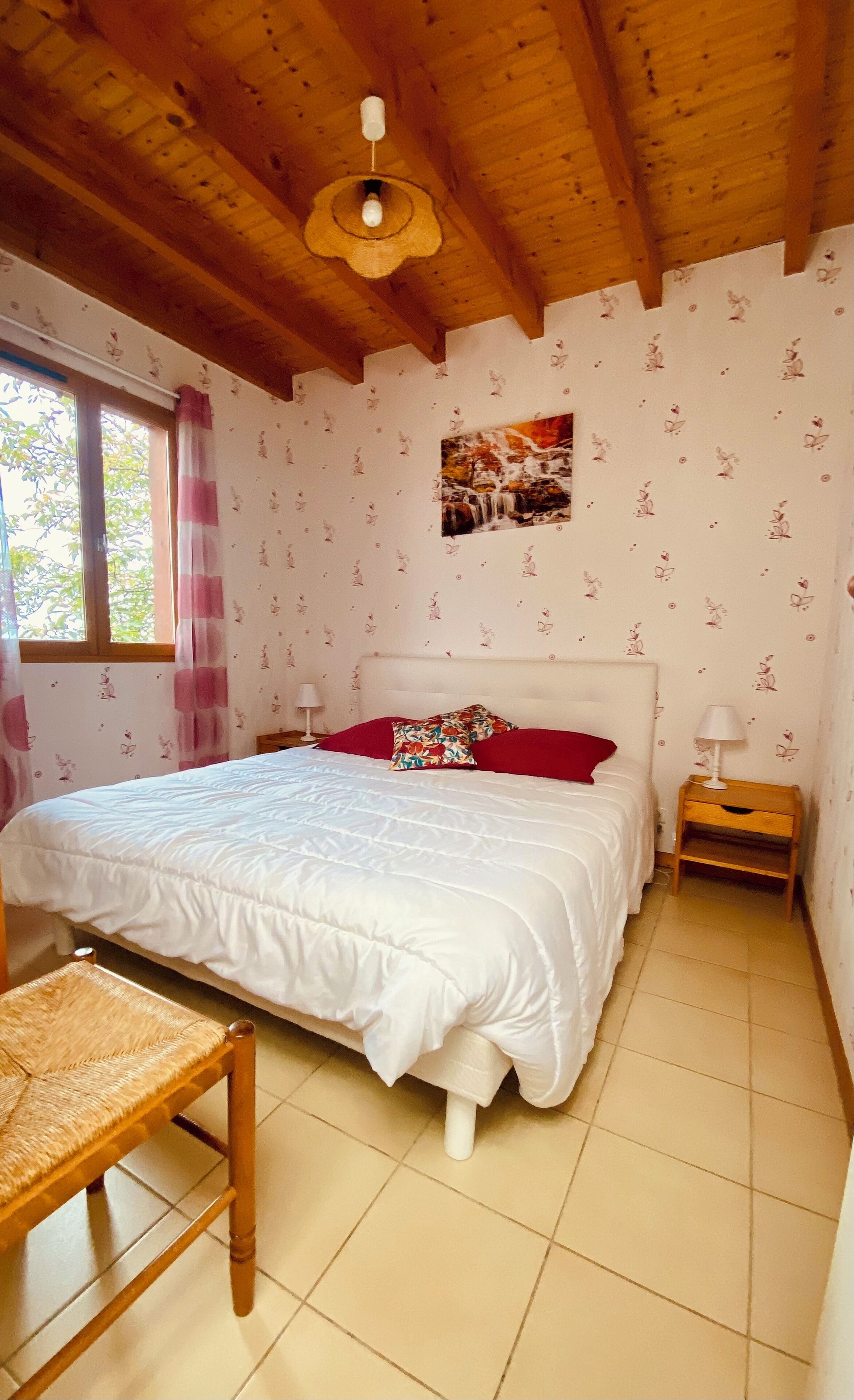2 chambres, fer et planche à repasser, Wi-Fi gratuit, draps fournis