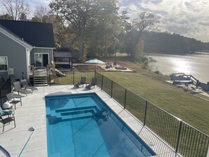 Outdoor pool, a heated pool - When you want to get away from everything Magnolia shores 2 acres of tranquility (Reedville)