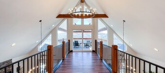 Private Indoor Pool/Spa, Dog-Friendly, Accessible | Highland Retreat