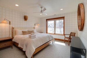 3 Schlafzimmer, Schreibtisch, Bügeleisen/Bügelbrett, Reisekinderbett