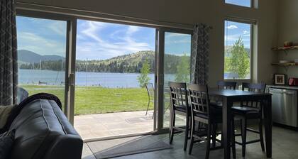 Flathead Lake Cabin with Water Views and Lake Access! Pet Friendly, Cabin 3