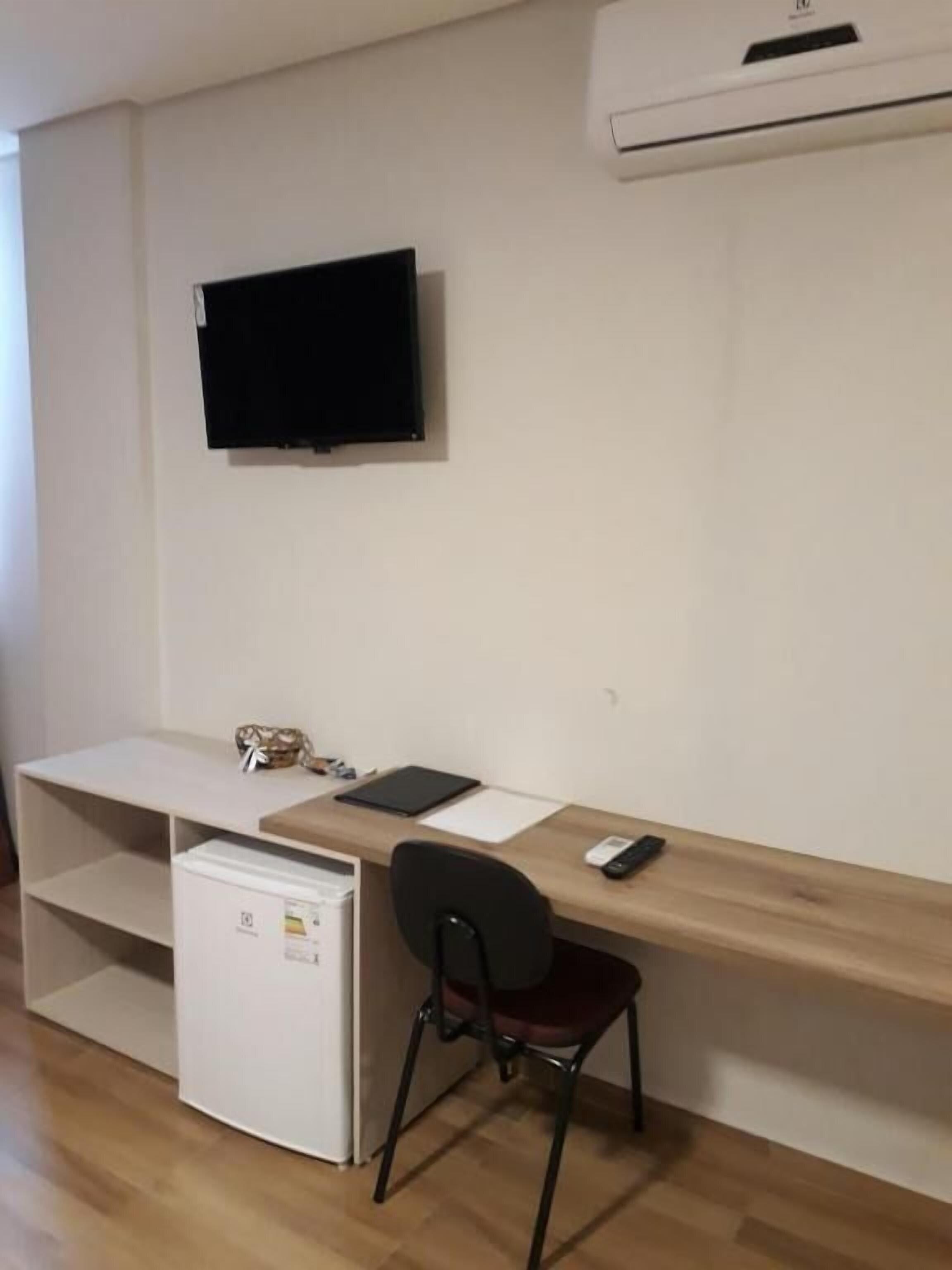 deluxe single room | 1 bedroom, minibar, blackout curtains, soundproofing