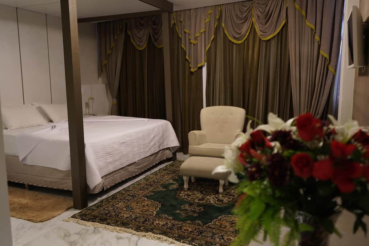 1 bedroom, minibar, blackout curtains, soundproofing