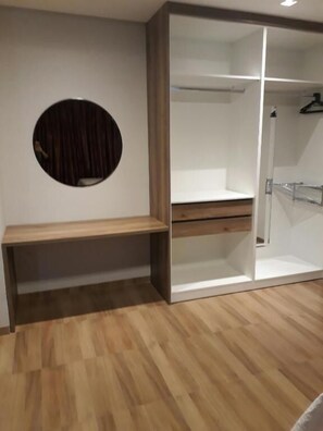 Deluxe-Einzelzimmer | Minibar, Verdunkelungsvorhänge, schallisolierte Zimmer