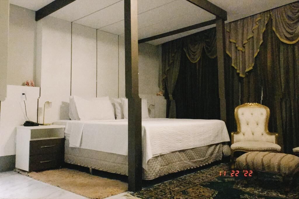 迷你吧、遮光窗帘、隔音、熨斗/熨板