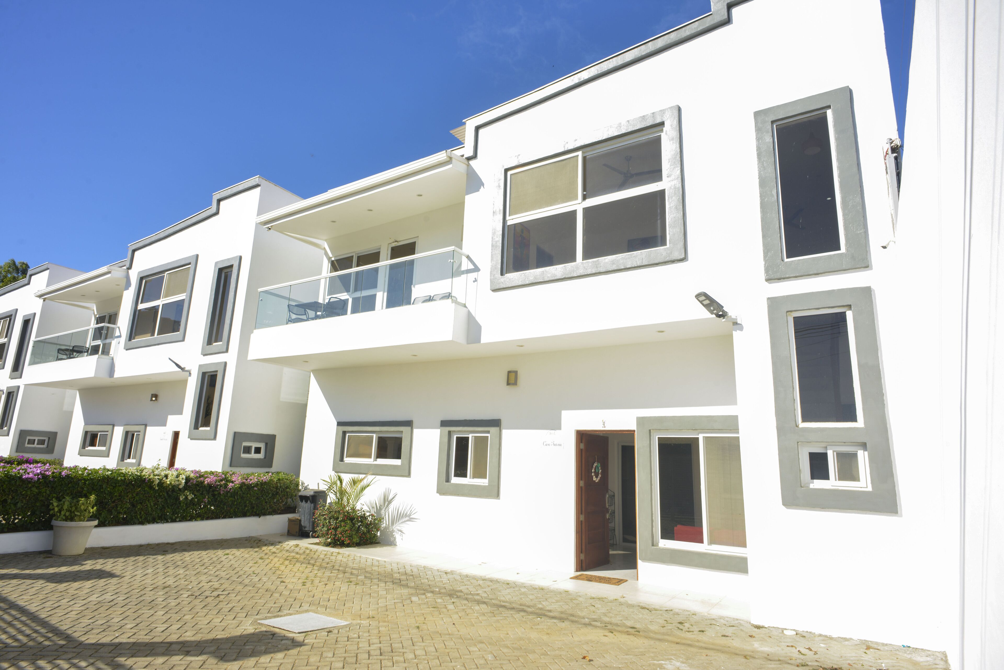 Casa Fatima

Private Parking,
4 bedrooms,
4.5 Bathrooms
Staff 