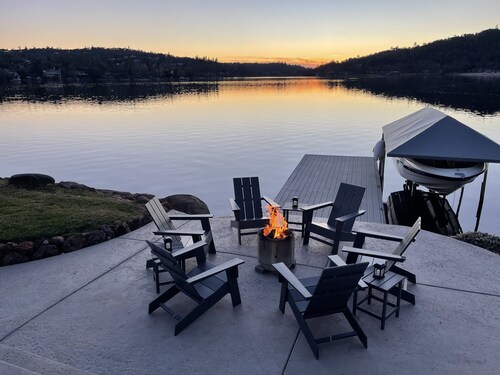 Perfect Lakefront Getaway for Relaxation and Fun