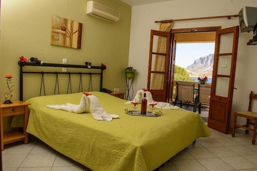 Amphitrite Apartments