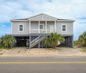 Exterior - Just Renovated!  Welcome to I-Land Style 4BR, 2BTH OCEANFRONT on Edisto Beach (Edisto Beach)