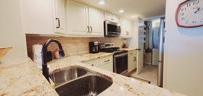 Fridge, microwave, oven, stovetop - Gulf Tower 10B -Beach Front 2 bedrm ,Direct Gulf View, pool, On The Beach! WIFI (Gulf Shores)