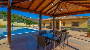 Outdoor dining - Villa Anabel Nerja by Ruralidays (Málaga)