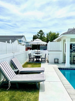 Outdoor pool, a heated pool - Beautiful new home, professionally decorated with pool close to town and beach (Avalon)