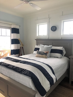 5 bedrooms, iron/ironing board, WiFi - Beautiful new home, professionally decorated with pool close to town and beach (Avalon)
