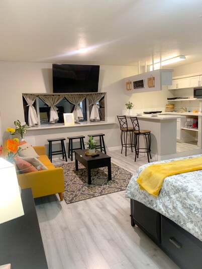 Private Studio, own entry, kitchenette,  full bath.