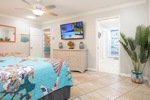 4 bedrooms, desk, iron/ironing board, travel cot