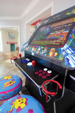 Games room - Palm Palace - 2 House Compound Sleeps Up to 22! Huge Pool and near the beaches (Fort Myers)