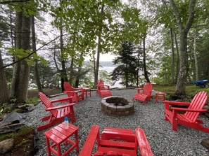 Property grounds - Peacefull house on the water (Cushing)