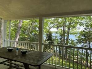 Outdoor dining - Peacefull house on the water (Cushing)
