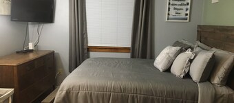 Home Away From Home, Newly Renovated Apartment