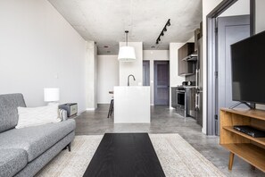 Télévision, chaîne hi-fi