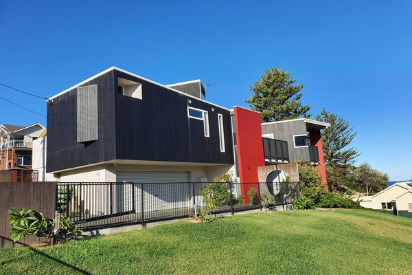 The Black Pearl Thirroul