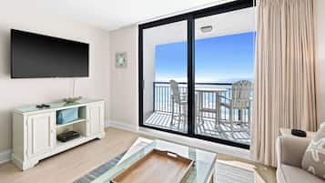 Fernseher, DVD-Player, Arbeitsbereiche