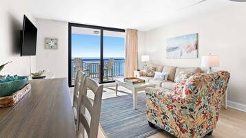 Fernseher, DVD-Player, Arbeitsbereiche